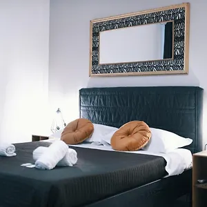 Persia Collection Colosseo Apartment Rome