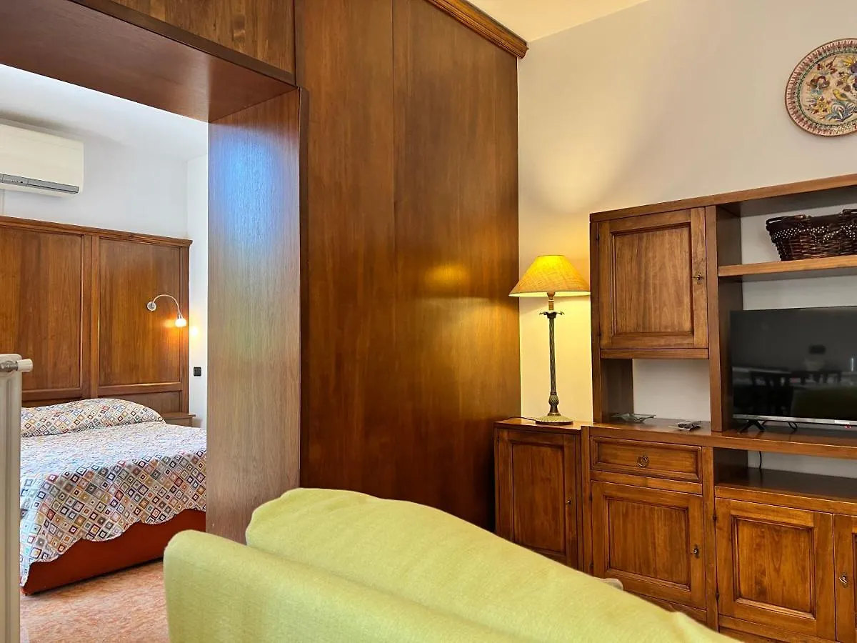 Apartment Provenzano Studios Siena Italy