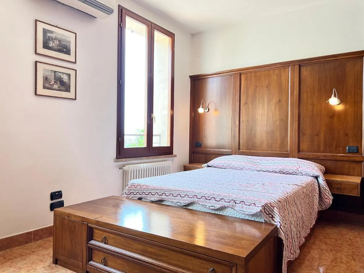 Provenzano Studios Siena 0*,